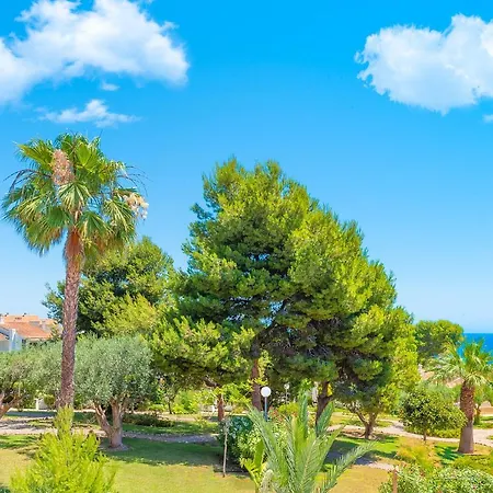 Apartment: Sea Views, Terrace And Pool Apartament