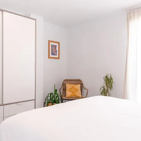 Apartment: Sea Views, Terrace And Pool Apartament